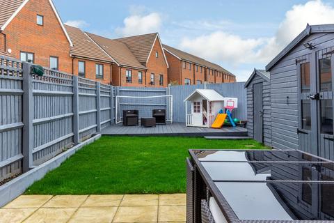 35 Meadow Drive, Aveley, South Ockendon, RM15 4DY