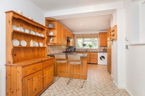 19 Parsons Crescent, Edgware, HA8 8QG