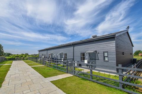 2 bedroom barn conversion to rent, Elbow Lane, Hertford SG13