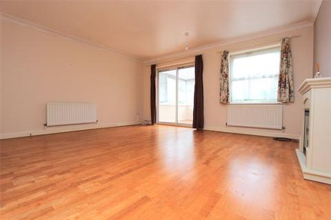 3 bedroom detached house to rent, Alexandra Road, Great Wakering, Southend-on-Sea, SS3