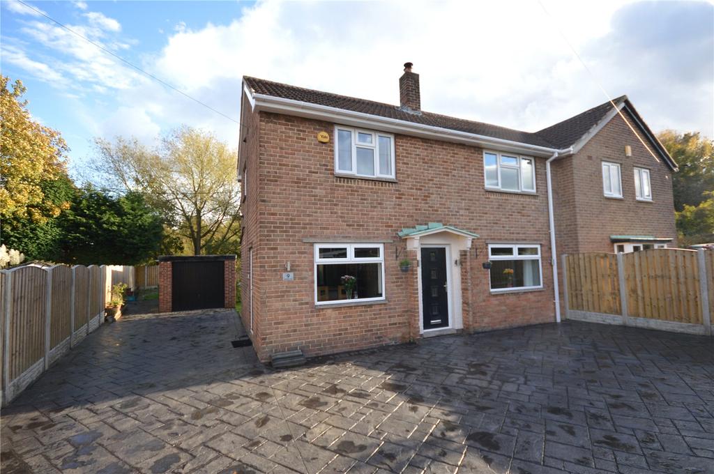 Woodmoor Road, Wakefield, West Yorkshire 3 bed semidetached house £