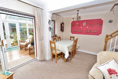 5 Rowland Walk, Havering-atte-bower, Romford, RM4 1PA