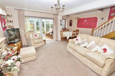 5 Rowland Walk, Havering-atte-bower, Romford, RM4 1PA