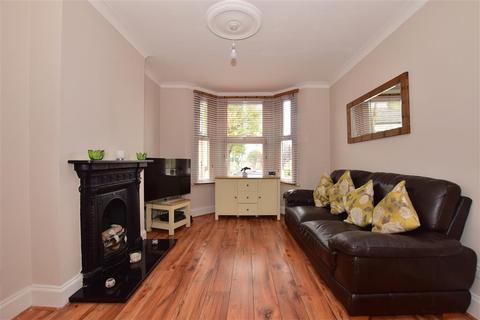 13 Globe Road, Hornchurch, RM11 1BS