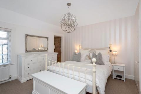 12 Woodside Crescent, Sidcup, DA15 7JJ