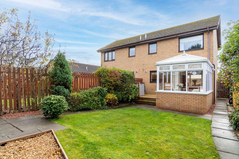 124b Logan Drive, Troon, KA10 6XB 2 bed semidetached villa £140,000