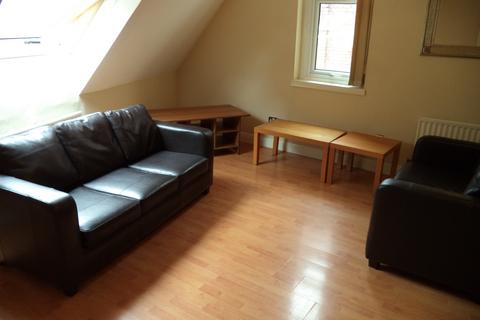 3 bedroom flat to rent, Tower House , City Centre,