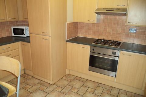 3 bedroom flat to rent, Tower House , City Centre,