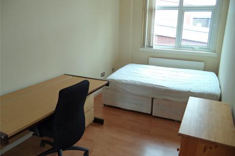 3 bedroom flat to rent, Tower House , City Centre,