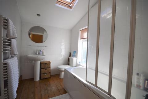 3 Seven Row, Little Neston, Neston, CH64 0SX