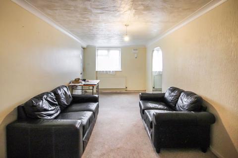 11 Peartree Close, South Ockendon, RM15 6PR