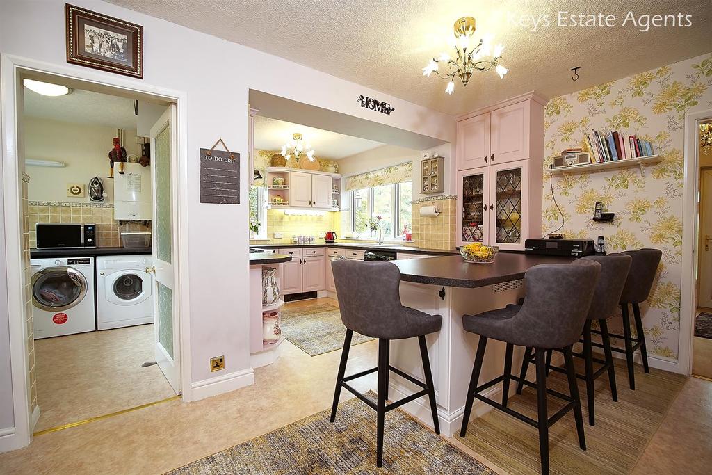 Kitchen Ang1.jpg
