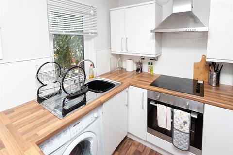 11d Canal Crescent, Perth, PH2 8HT