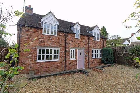 Honeysuckle Cottage Henley Road, Claverdon, Warwick, CV35 8PS