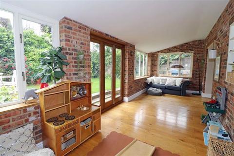 Honeysuckle Cottage Henley Road, Claverdon, Warwick, CV35 8PS