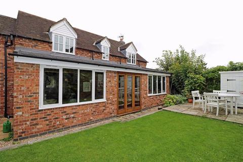 Honeysuckle Cottage Henley Road, Claverdon, Warwick, CV35 8PS