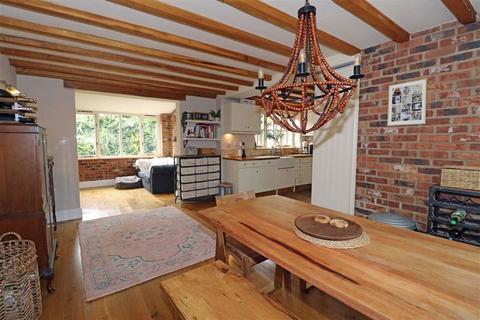 Honeysuckle Cottage Henley Road, Claverdon, Warwick, CV35 8PS