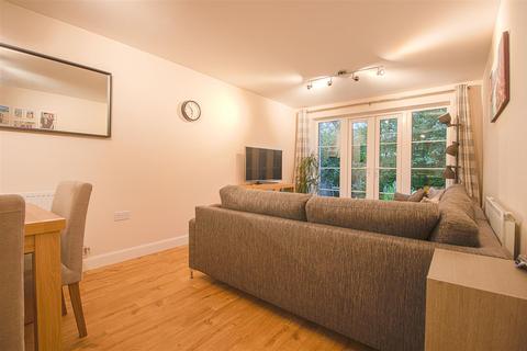 76 Constables Way, Hertford, SG13 7AF
