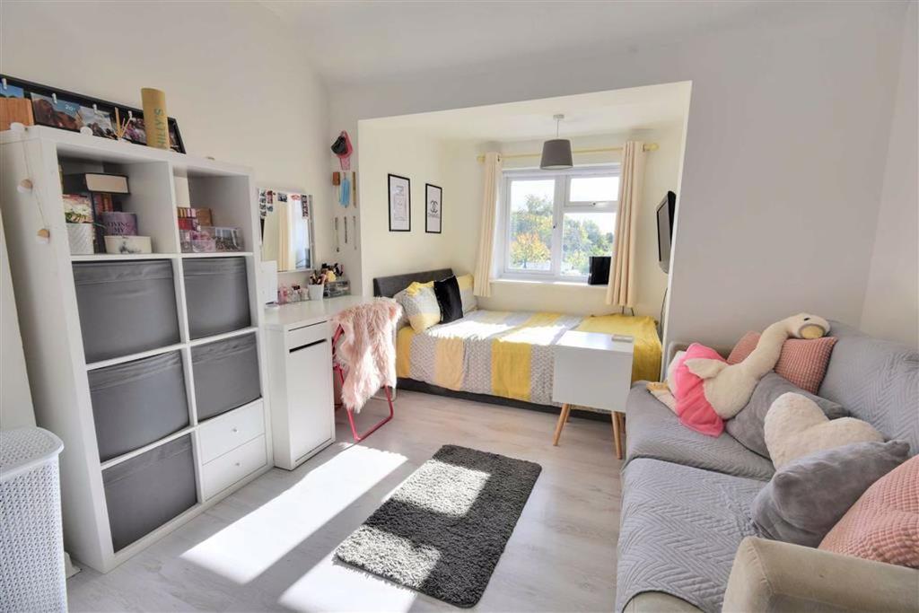 Winchester Avenue, Worcester 3 bed end of terrace house £265,000