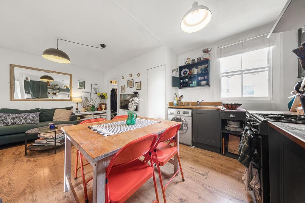 Kitchen (2).jpg
