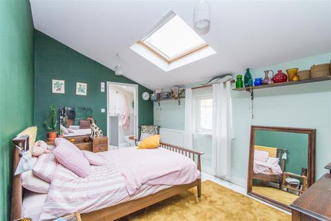 3 Exeter Road, Crediton, EX17 3BH