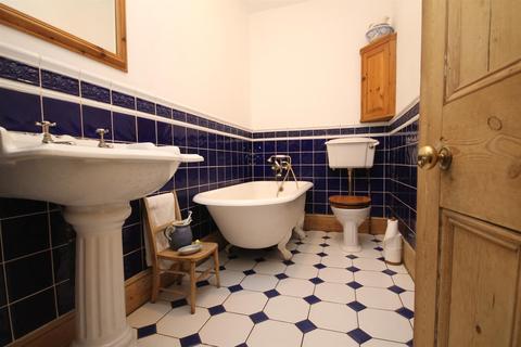 33 Carshalton Park Road, Carshalton, SM5 3SS