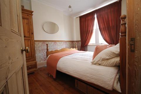 33 Carshalton Park Road, Carshalton, SM5 3SS