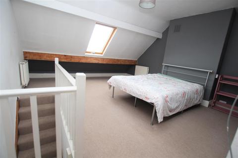 19 Dockfield Road, Shipley, BD17 7AD