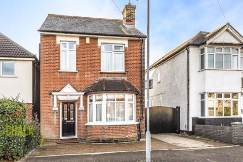 67 Birkbeck Road, Romford, RM7 0QR