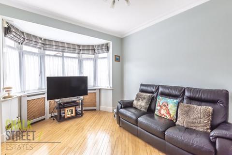 67 Birkbeck Road, Romford, RM7 0QR