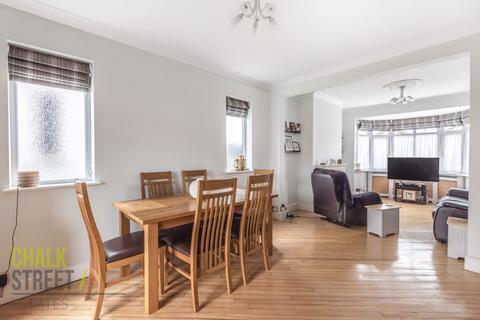 67 Birkbeck Road, Romford, RM7 0QR