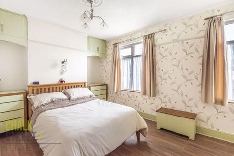 67 Birkbeck Road, Romford, RM7 0QR