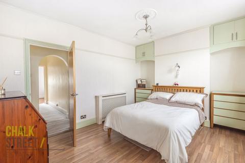67 Birkbeck Road, Romford, RM7 0QR