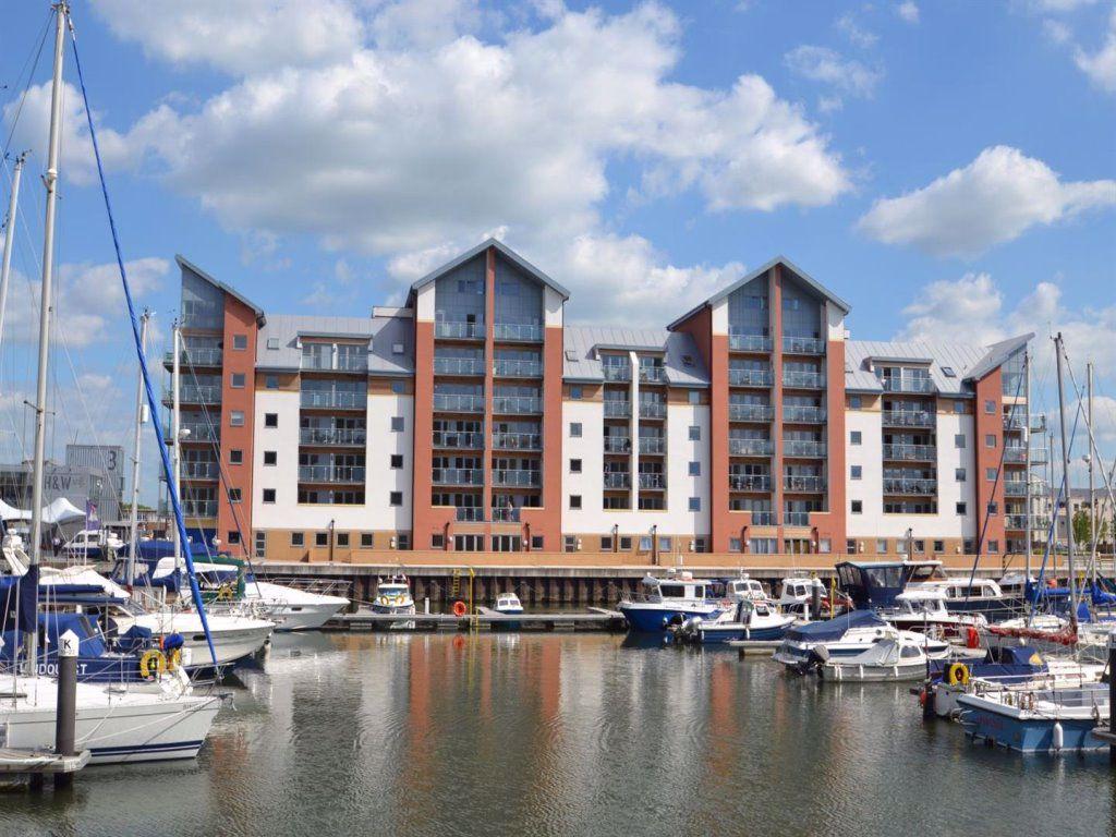 Merchant Square, Portishead 1 bed flat £825 pcm (£190 pw)