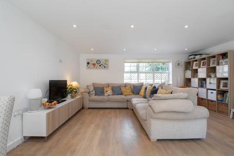 Greenway House Branton Green, Great Ouseburn, York, YO26 9RT