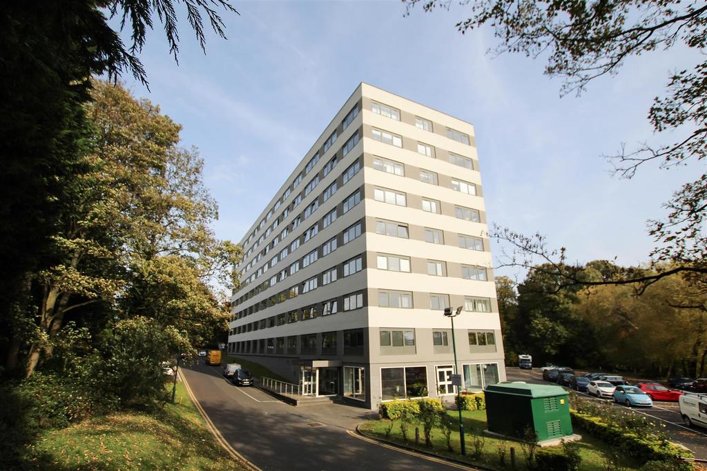 3 Hubert Road, Brentwood 1 bed apartment £230,000
