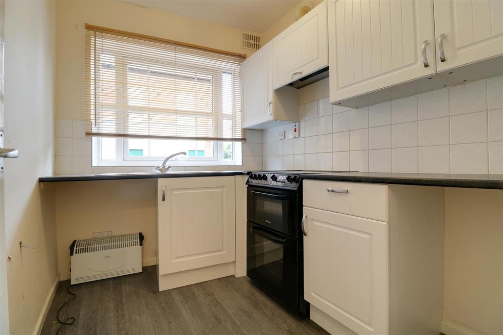 Church Street, Bloxwich, Walsall 1 bed flat - £375 pcm (£87 pw)