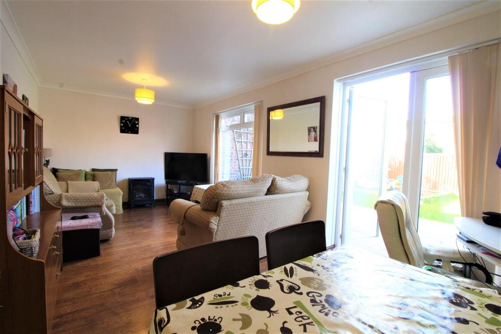 Linton Close, Winyates East Redditch 3 bed end of terrace house £170,000
