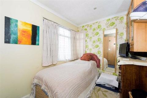 64 Chadacre Road, Epsom, KT17 2HE
