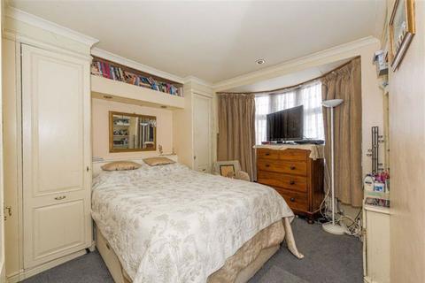 64 Chadacre Road, Epsom, KT17 2HE