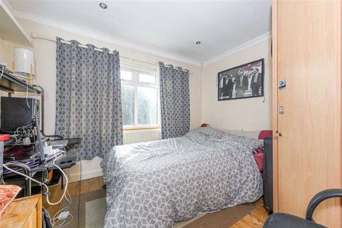 64 Chadacre Road, Epsom, KT17 2HE