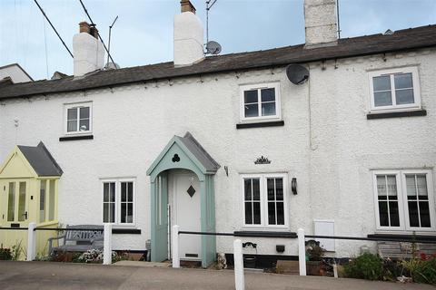 Three Crowns, 42 Cliff Road, Hessle, HU13 0HB