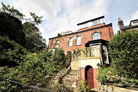10 bedroom terraced house to rent, Victoria Road, Hyde Park, Leeds, LS6 1DL