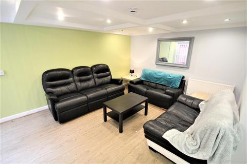 10 bedroom terraced house to rent, Victoria Road, Hyde Park, Leeds, LS6 1DL