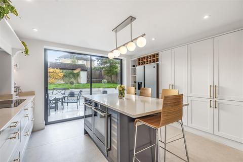 105 Elmbridge Avenue, Surbiton, KT5 9HE