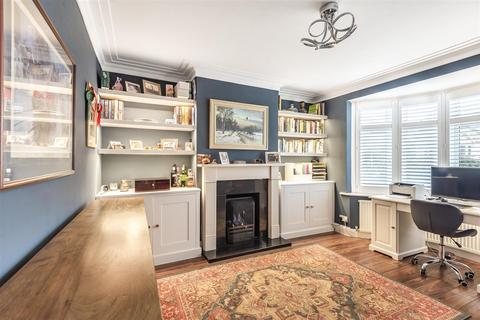105 Elmbridge Avenue, Surbiton, KT5 9HE
