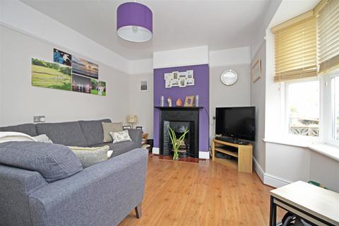 35 Victory Road, Horsham, RH12 2JF