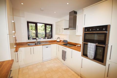 15 Abbey Walk, Great Missenden, HP16 0AY