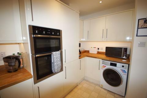 15 Abbey Walk, Great Missenden, HP16 0AY