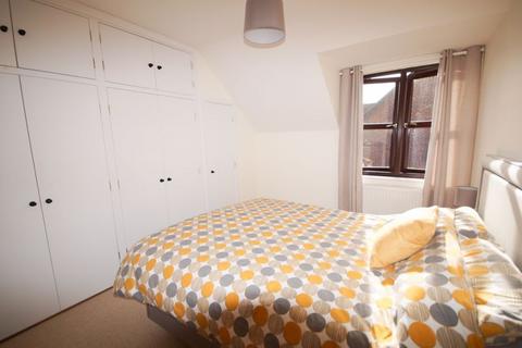 15 Abbey Walk, Great Missenden, HP16 0AY